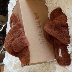 New Steve Madden Brown Luxurious, Super Soft Real Shearling Recovery Slippers